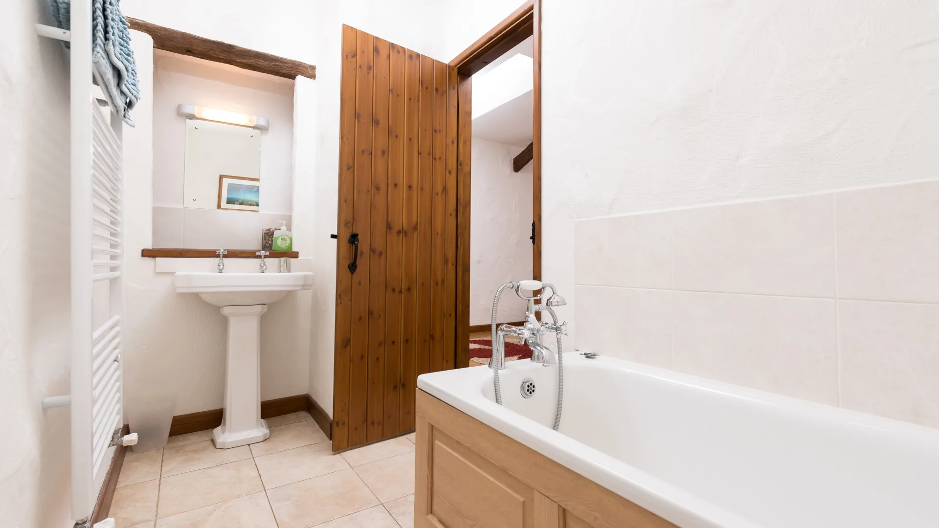 The Byre ensuite bathroom